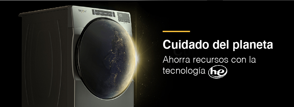 Nevecón 4 puertas Whirlpool con espacios adaptable y anaqueles convertibles de refrigerador a congelador.