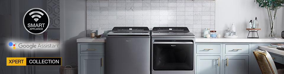 Lavadoras Whirlpool 883049602011 ambientada en cocina con características de conectividad Wi-Fi y opción de funcionamiento con Google Assistant.