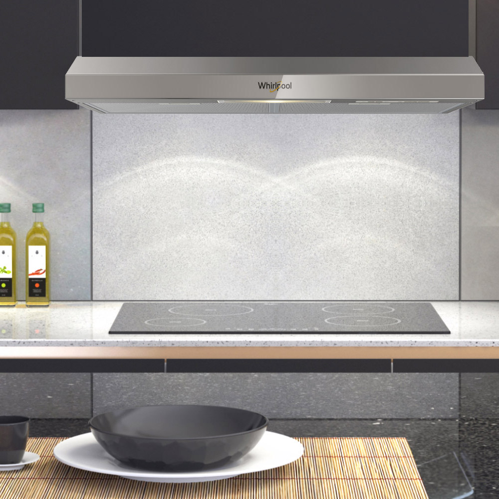 Campana Whirlpool 7501545624629 con materiales resistentes, acero inoxidable, tres velocidades y filtro lavable y doble filtro anti-grasa. Con una lámpara halógena de 28 W.